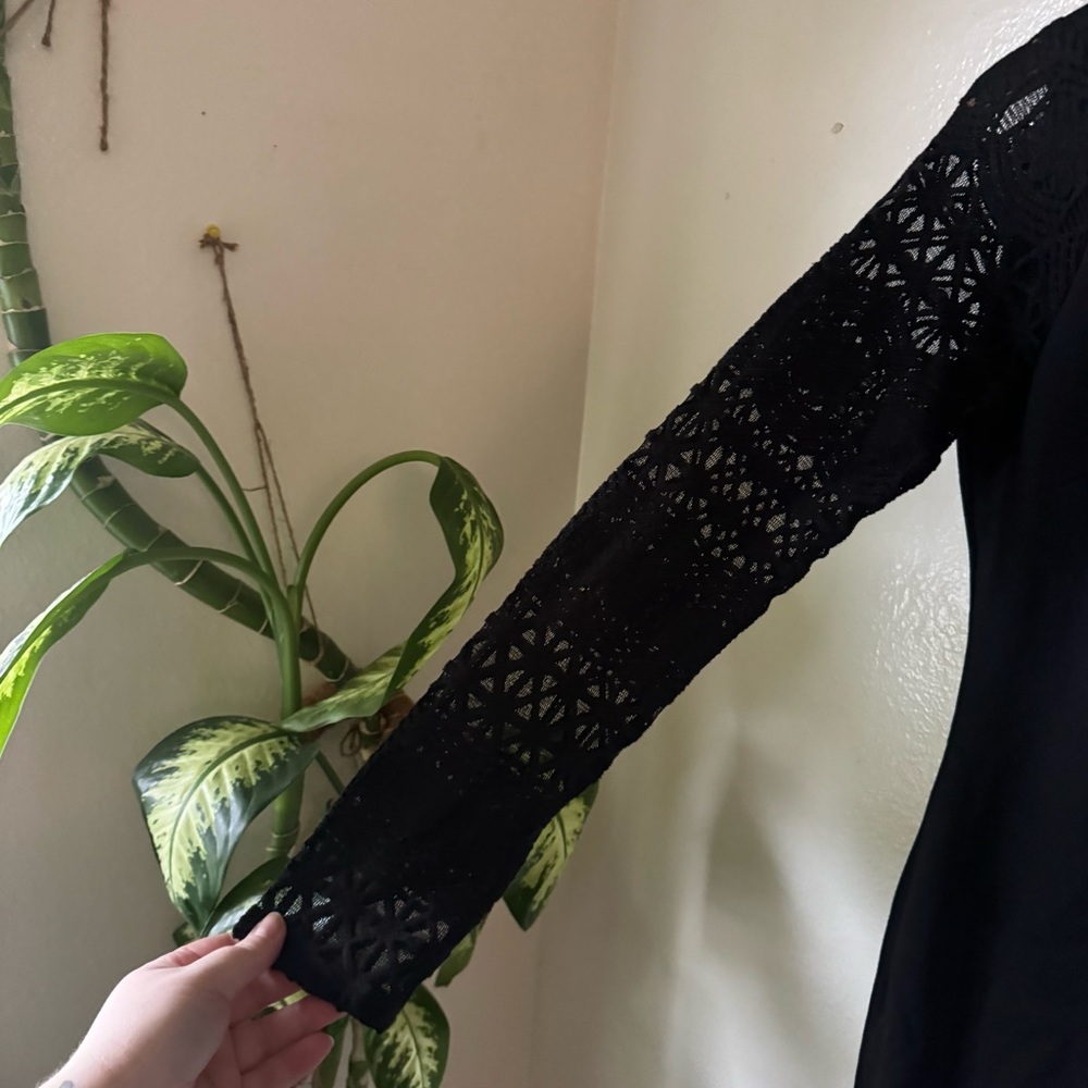 Lulus | Lace Up Your Sleeve Black Lace Long Sleeve Bodycon Dress - Picture 5 of 8